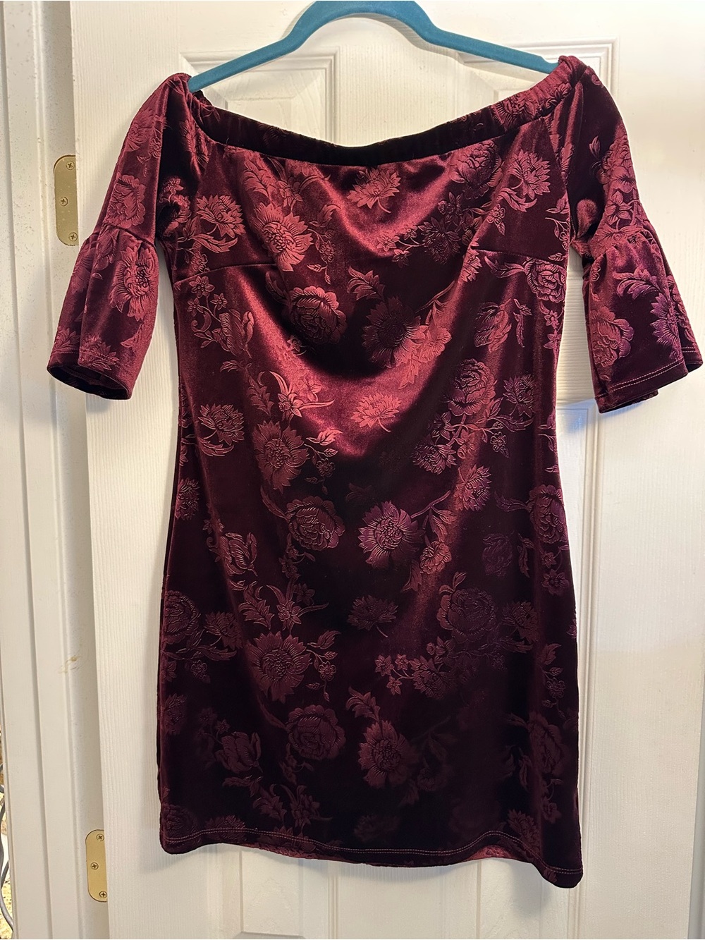 ❤️🔥💃NWT Current Project Off-Shoulder Floral Velvet Dress in Burgundy,‎ Small